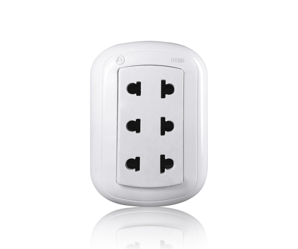 Tomacorriente triple sobreponer